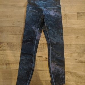 Lululemon wunder under leggings size 6